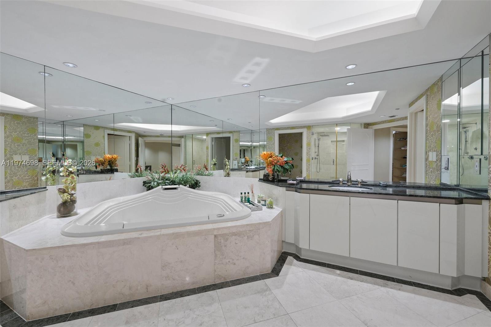 2600 Island Blvd #1006 Aventura, FL 33160