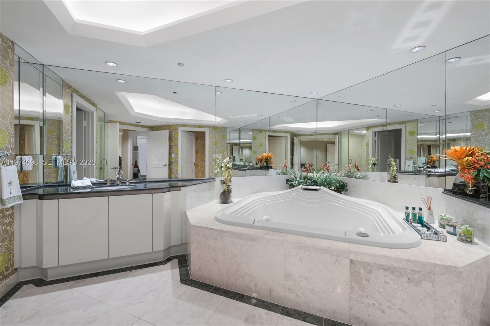 2600 Island Blvd #1006 Aventura, FL 33160