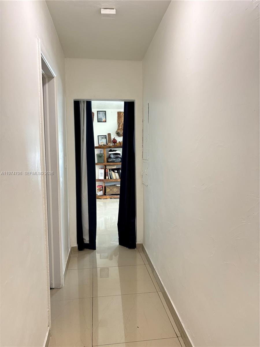 204 SW 7th Ave Hallandale Beach, FL 33009