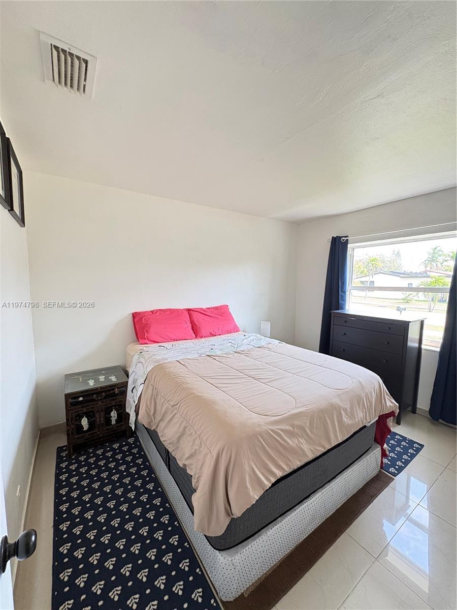 204 SW 7th Ave Hallandale Beach, FL 33009