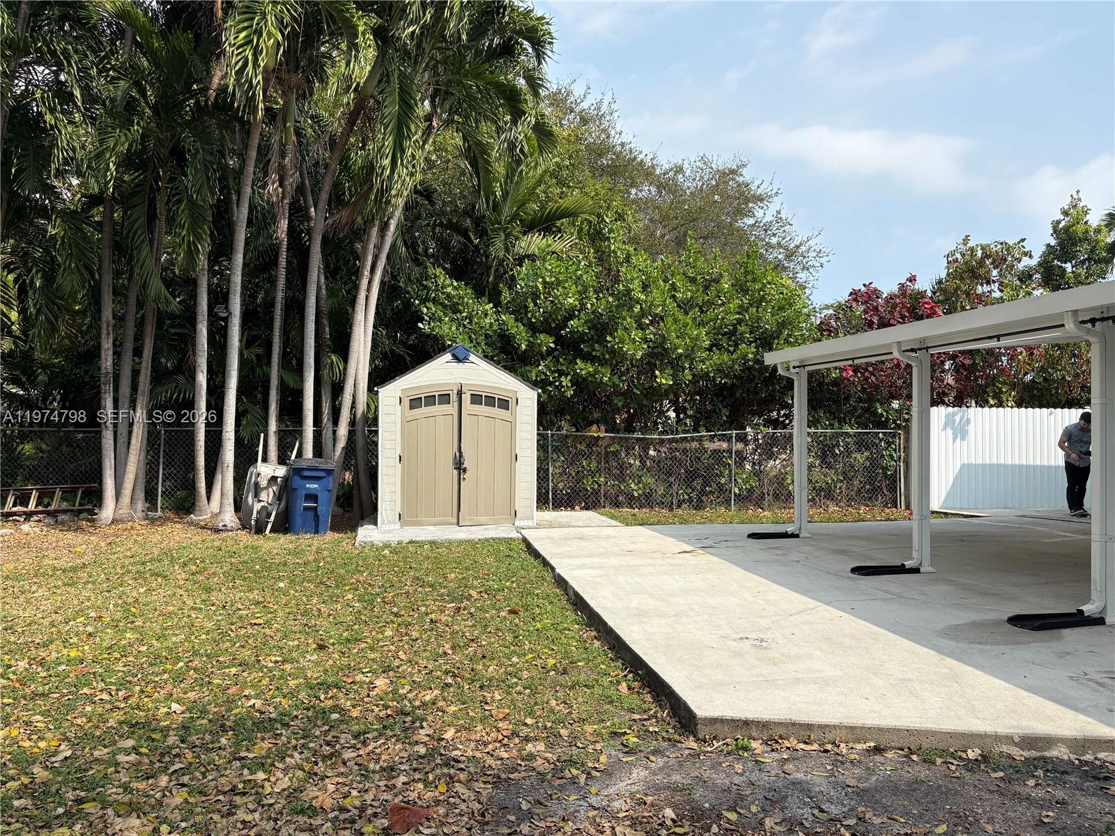 204 SW 7th Ave Hallandale Beach, FL 33009