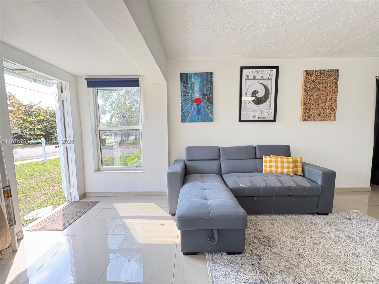 204 SW 7th Ave Hallandale Beach, FL 33009