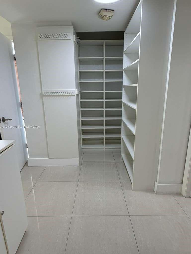 image Hamptons West15