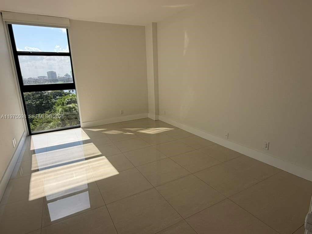 image Hamptons West18