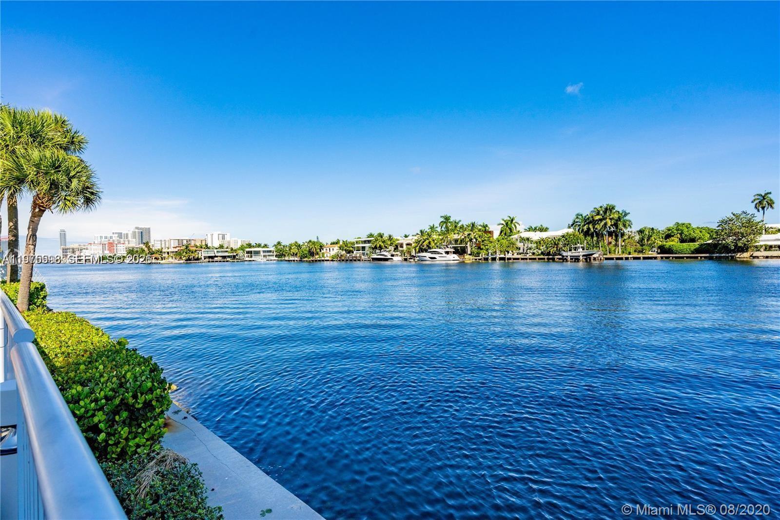 image Hamptons West25