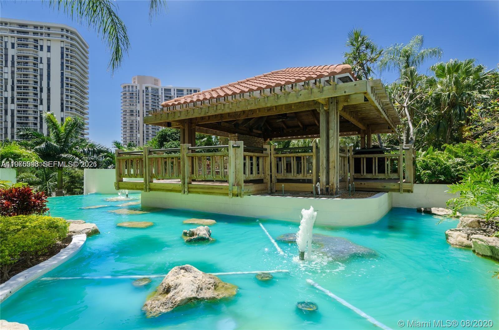 image Hamptons West30