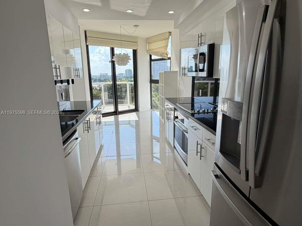 image Hamptons West6