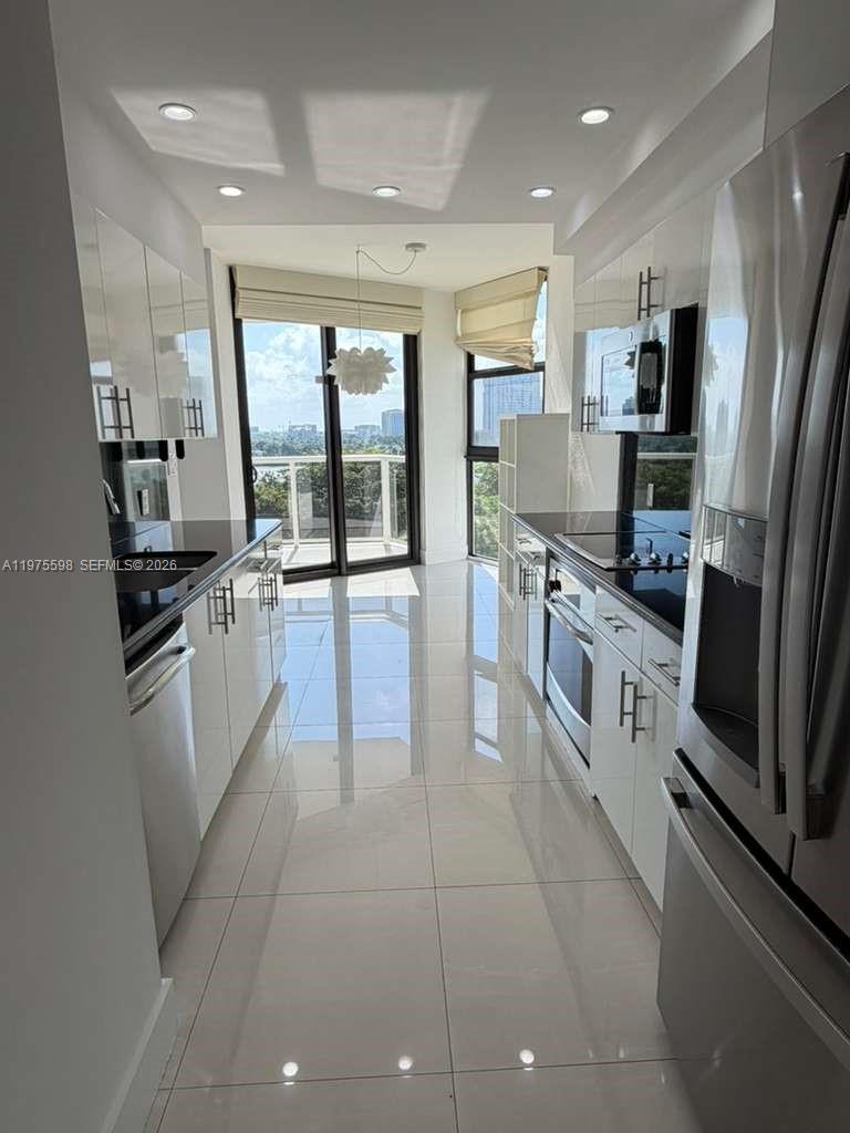 image Hamptons West7