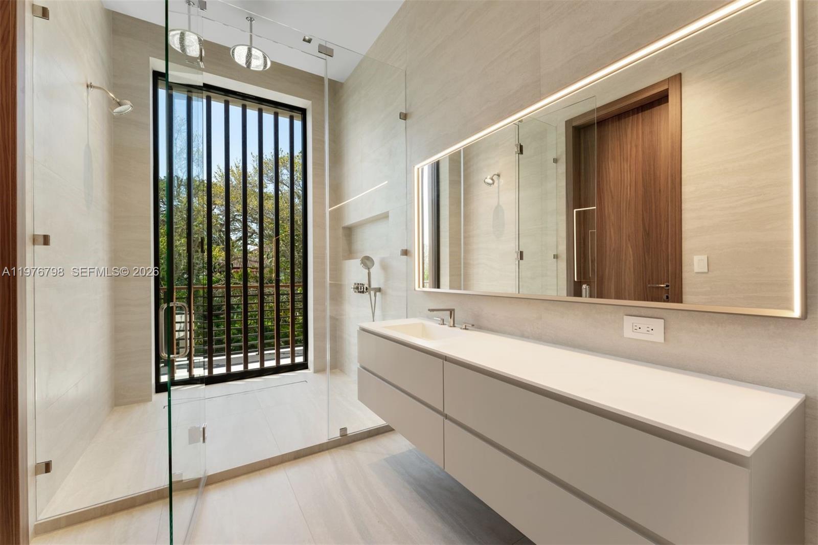 8755 SW 54th Ave Miami, FL 33143