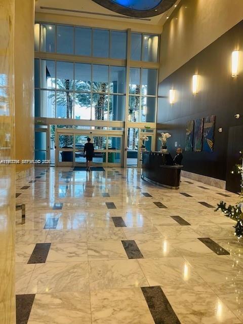 185 SW 7th St #1605 Miami, FL 33130