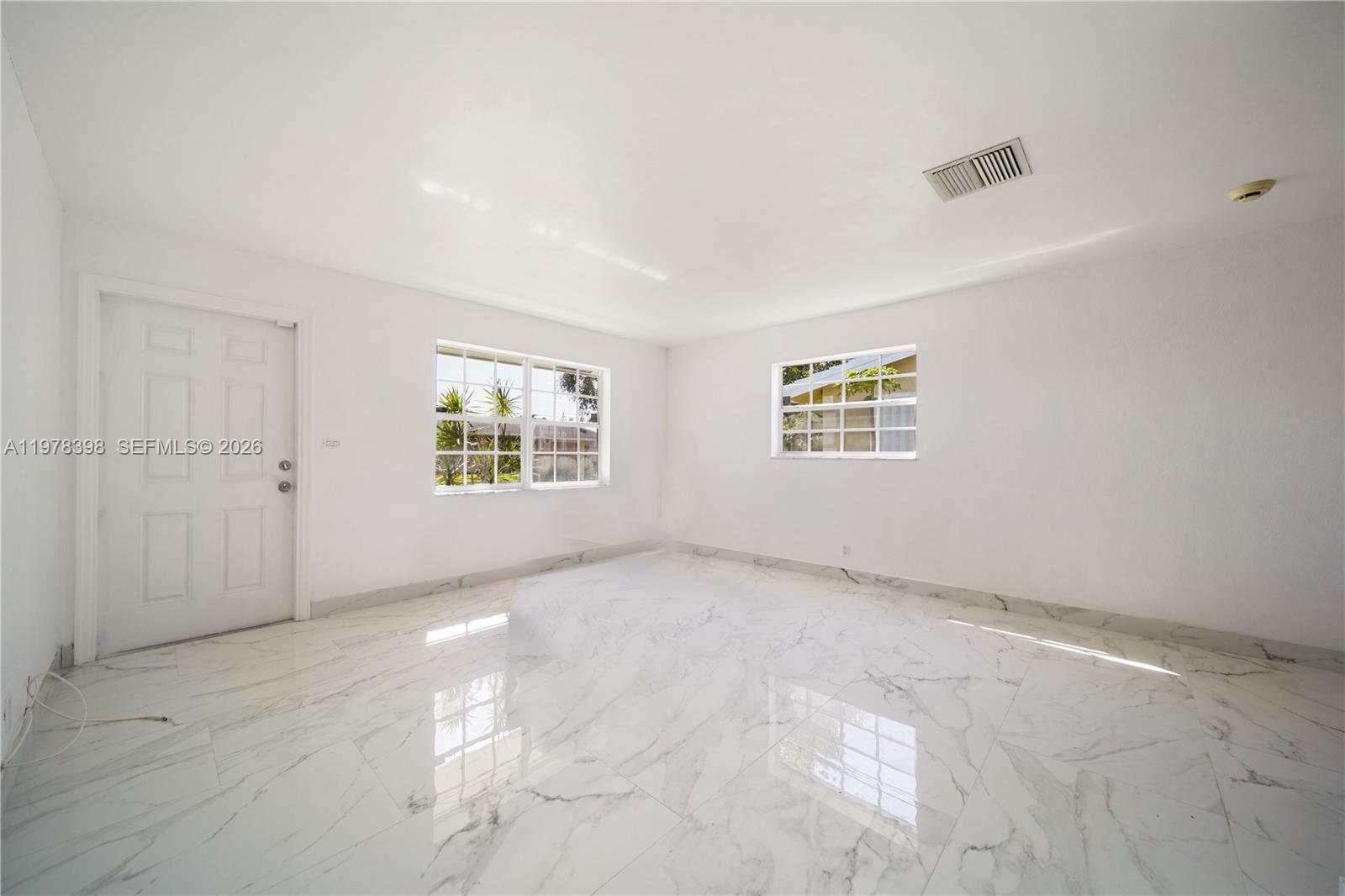 2709 NW 54th St Tamarac, FL 33309