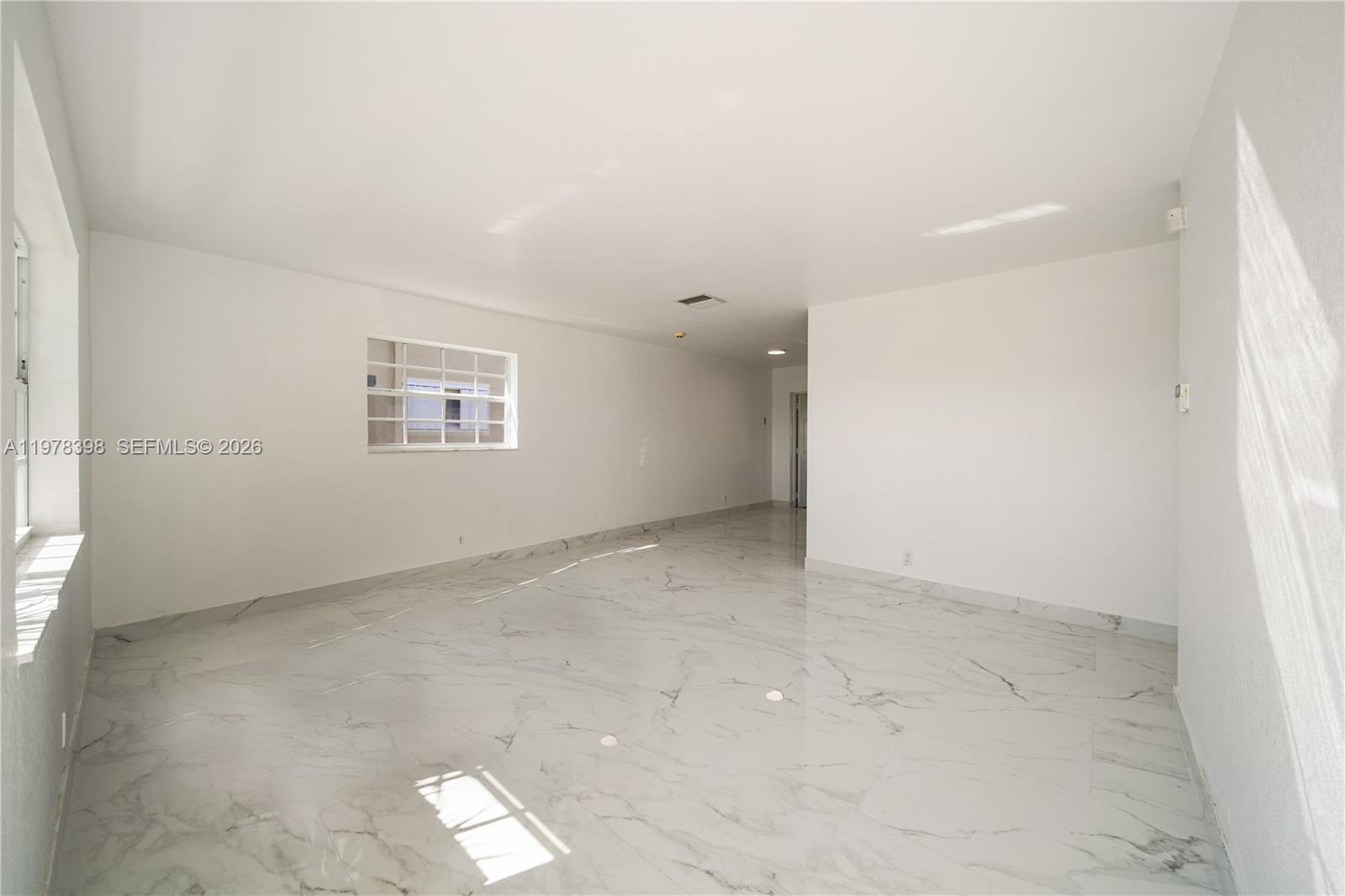 2709 NW 54th St Tamarac, FL 33309