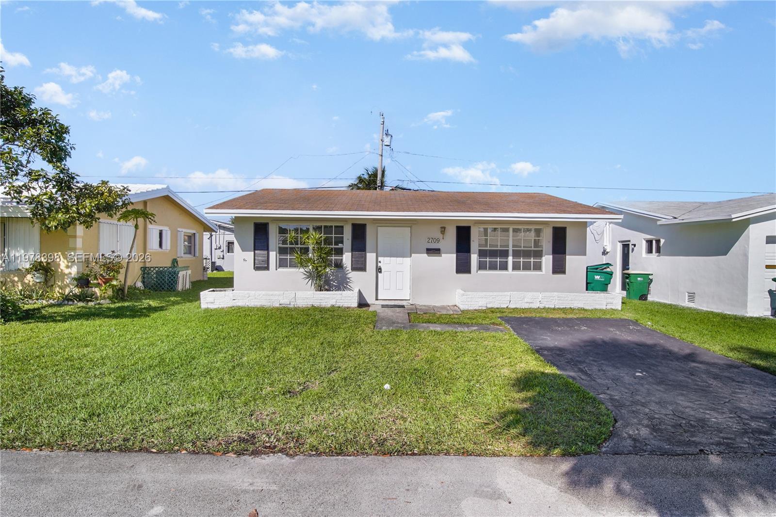 2709 NW 54th St Tamarac, FL 33309