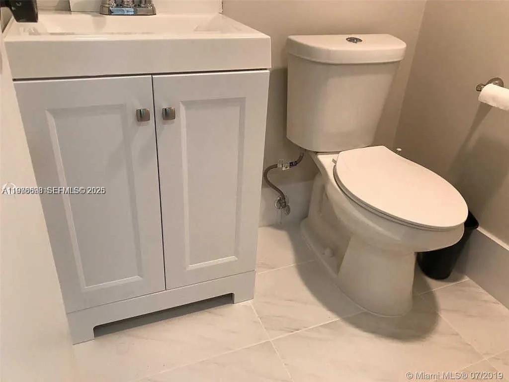 image Arlen House East12