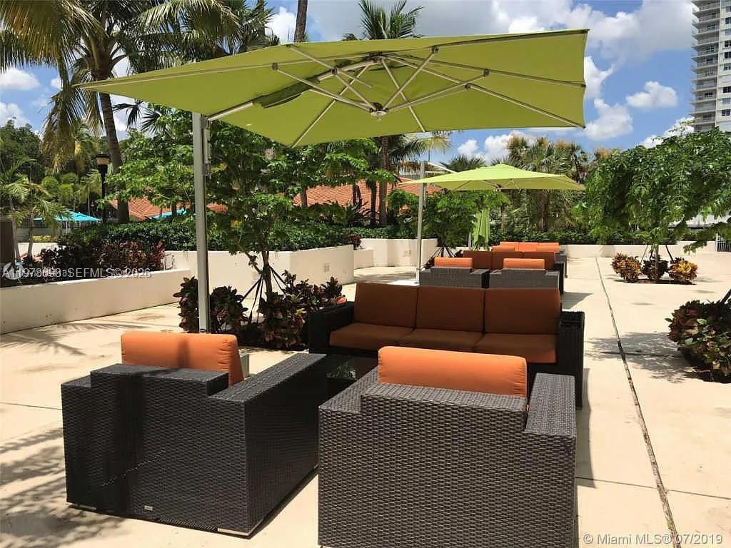 image Arlen House East14