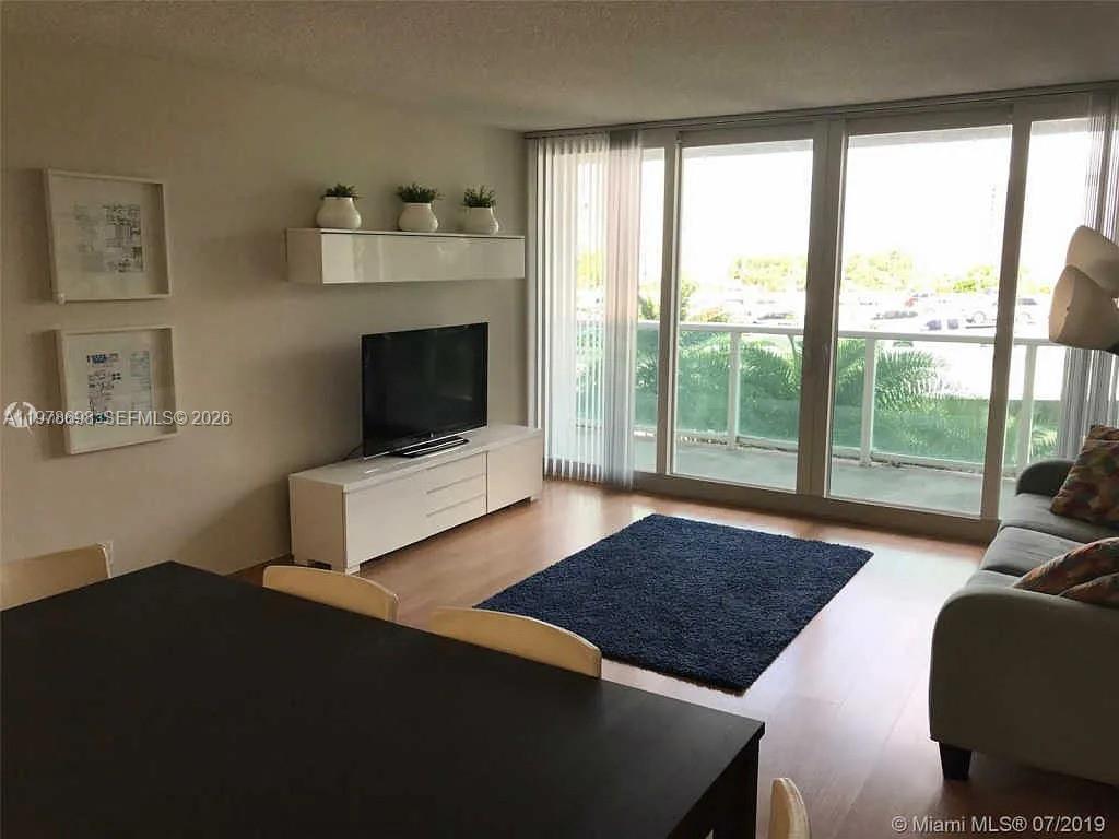 image Arlen House East4