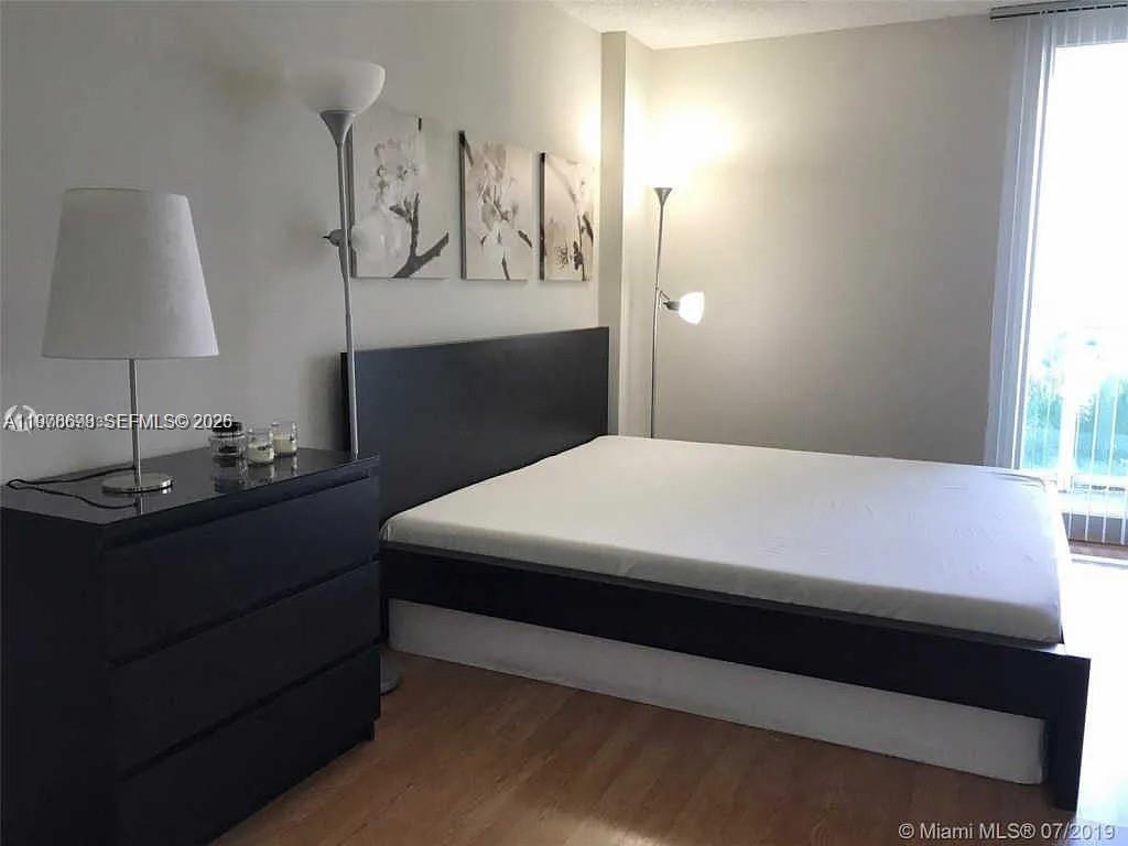 image Arlen House East7