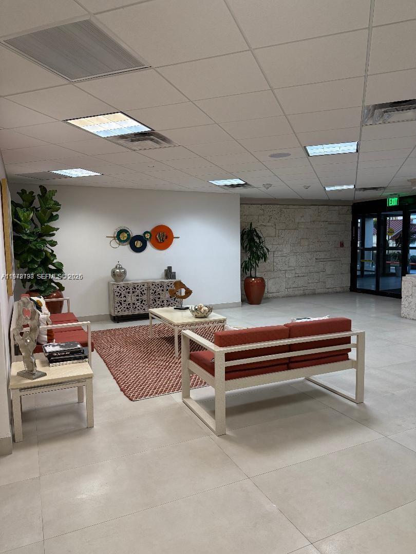 2555 Collins Ave #506 Miami Beach, FL 33140