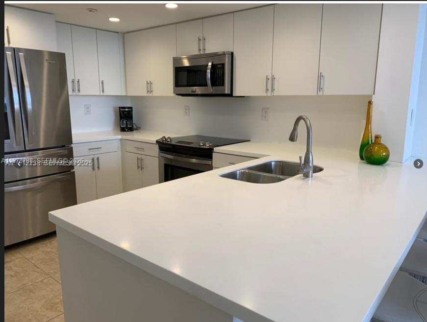 2555 Collins Ave #506 Miami Beach, FL 33140