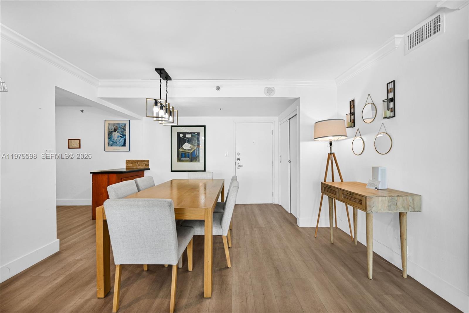 5225 Collins Ave #1214 Miami Beach, FL 33140