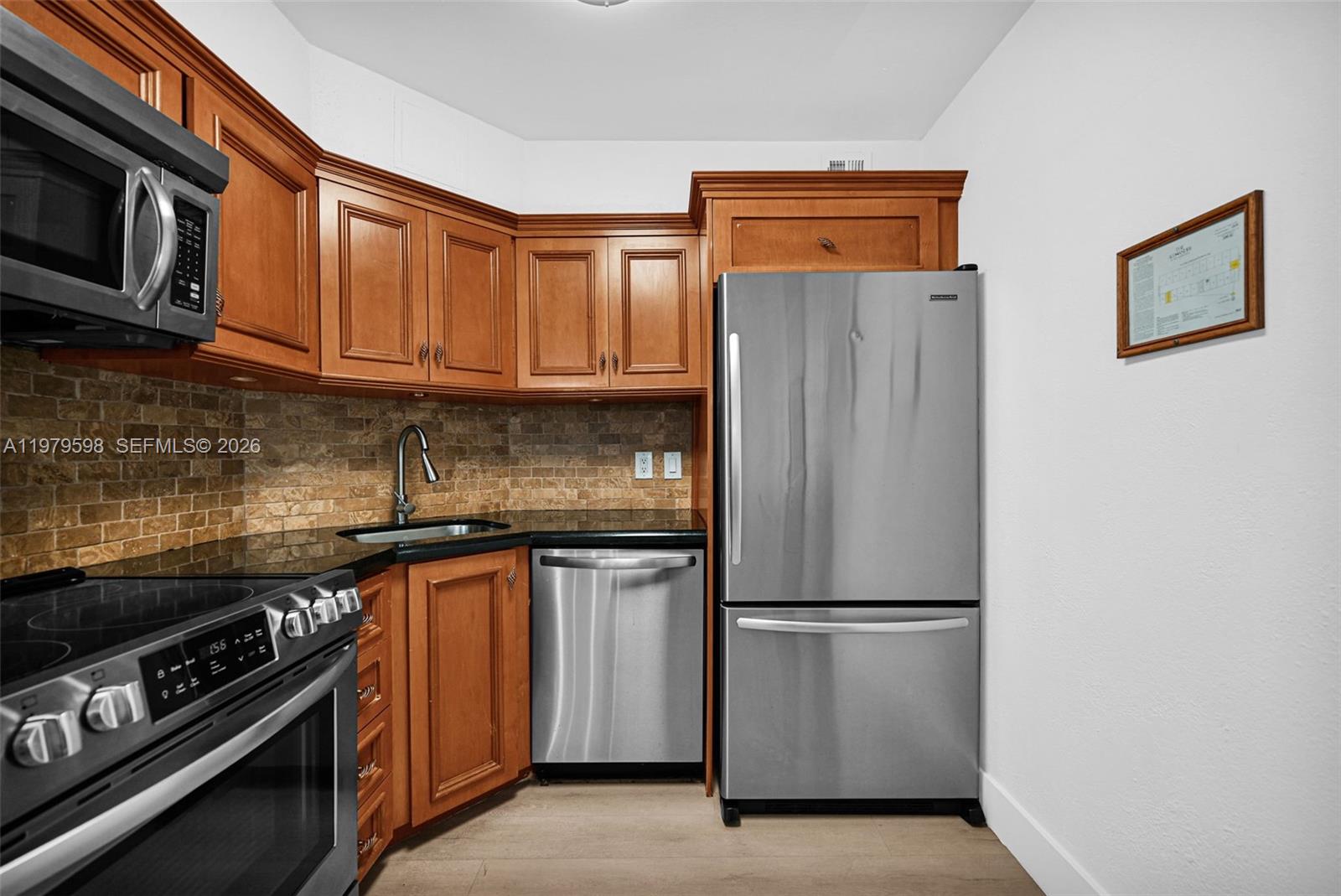 5225 Collins Ave #1214 Miami Beach, FL 33140