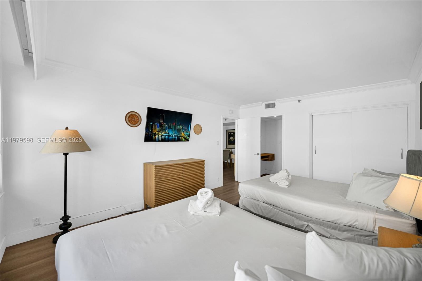 5225 Collins Ave #1214 Miami Beach, FL 33140