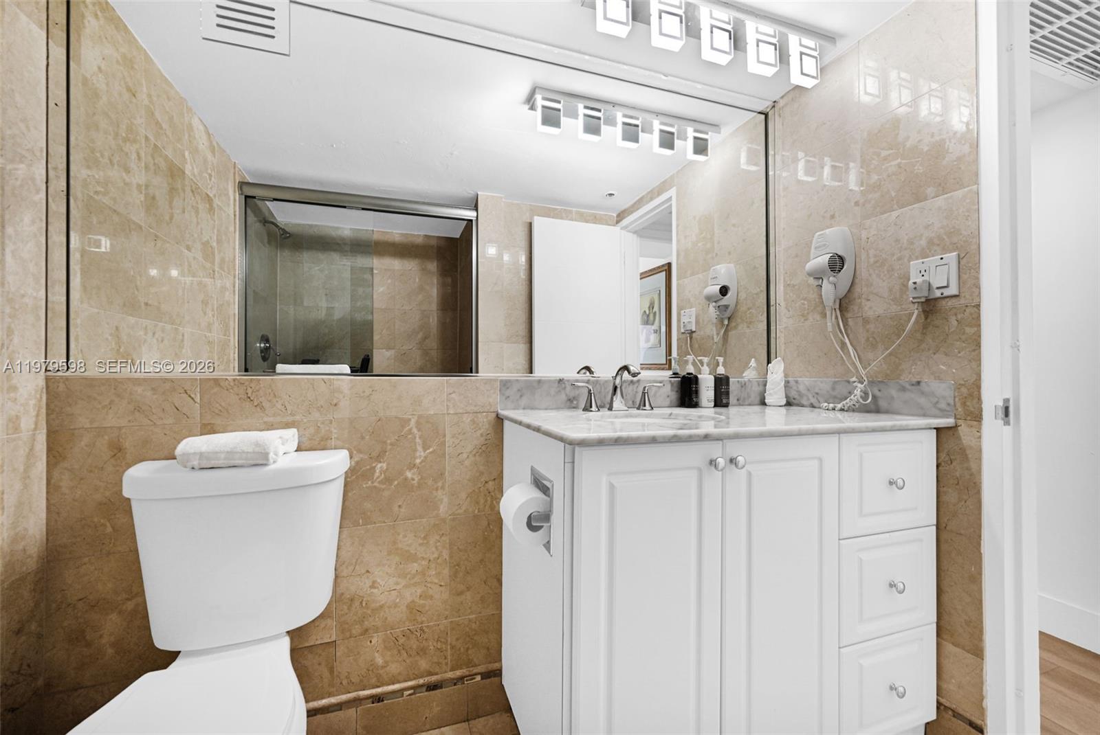 5225 Collins Ave #1214 Miami Beach, FL 33140