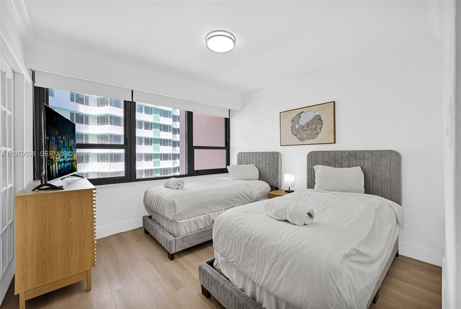 5225 Collins Ave #1214 Miami Beach, FL 33140