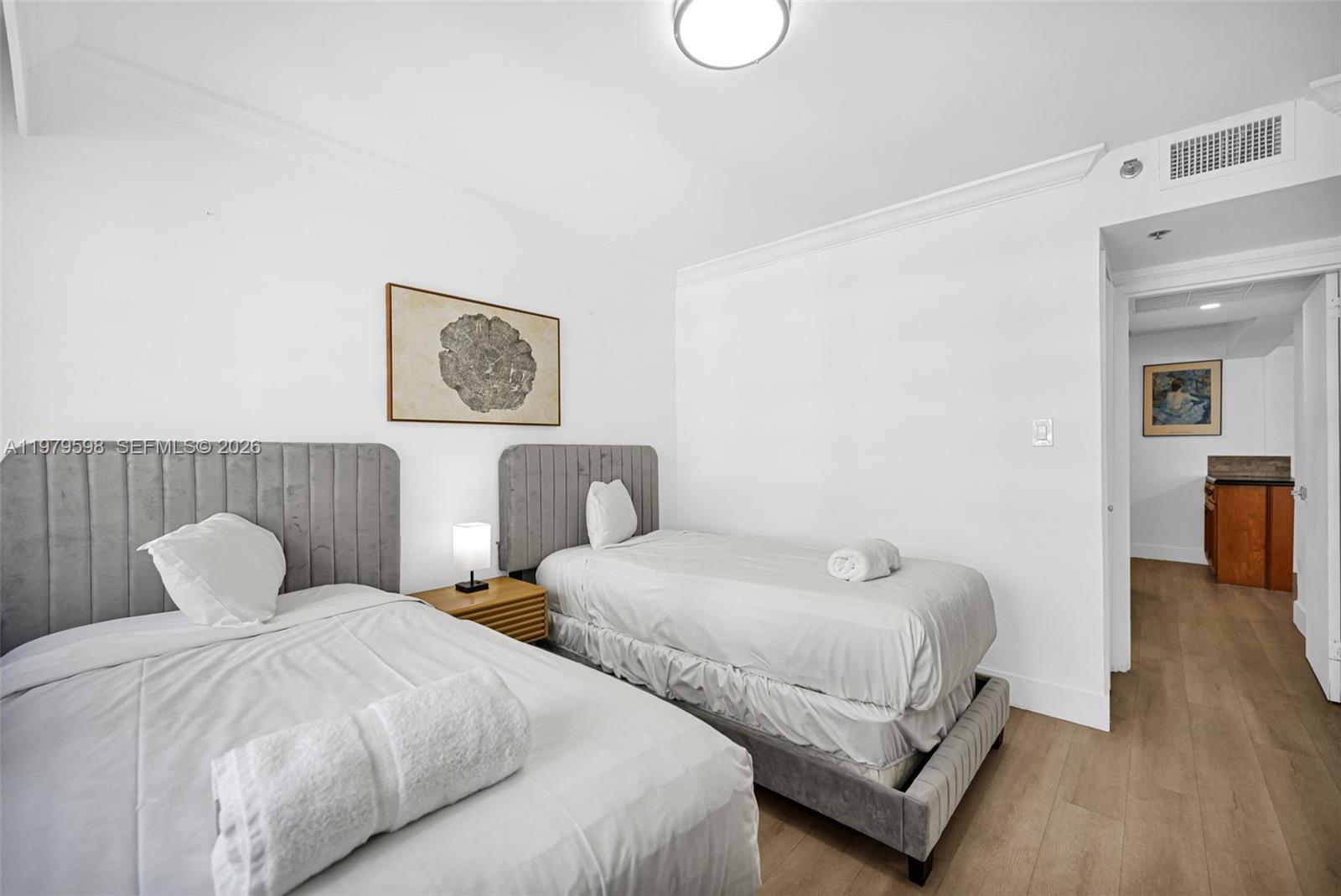 5225 Collins Ave #1214 Miami Beach, FL 33140