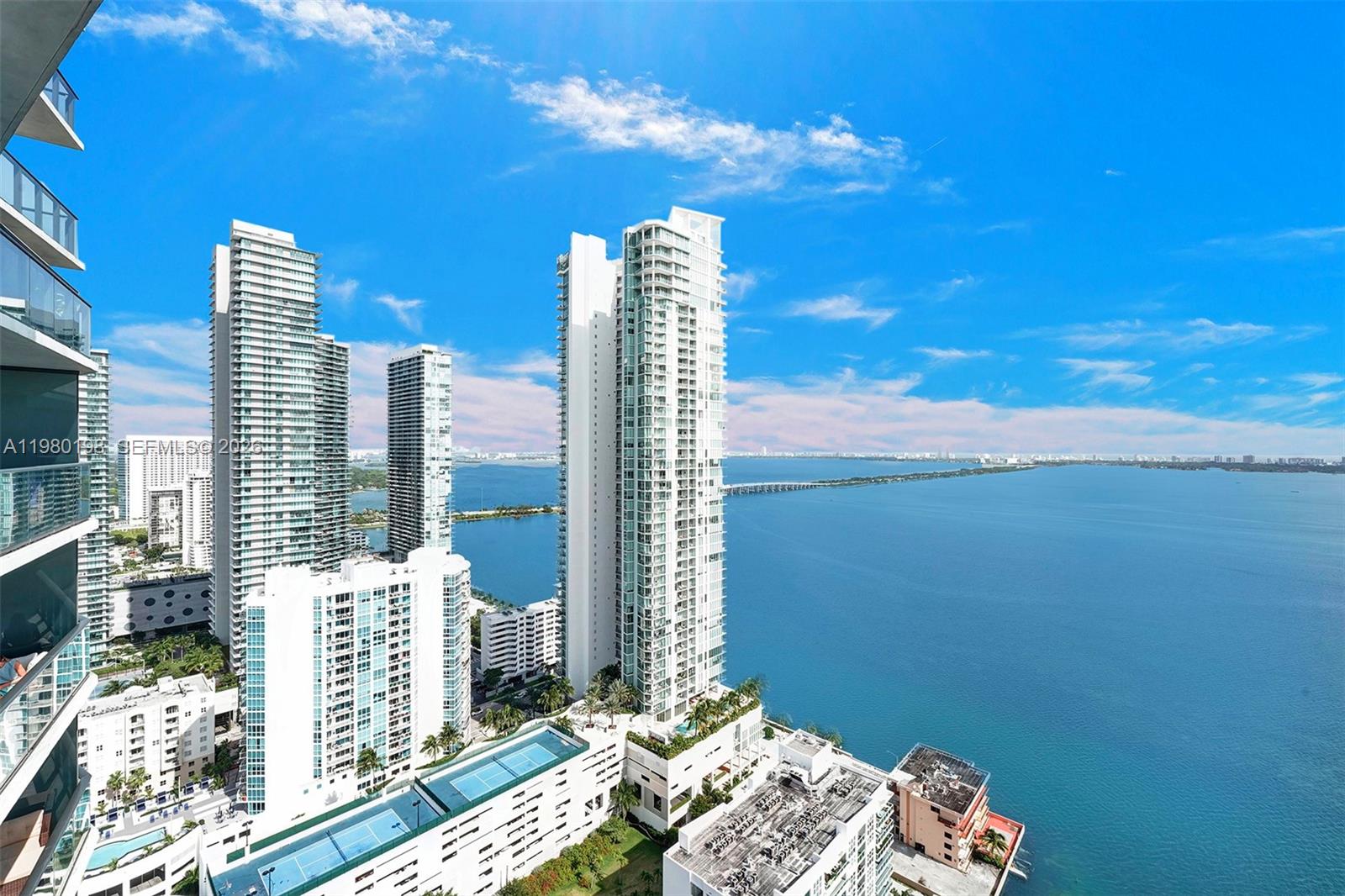 460 NE 28th St #3403