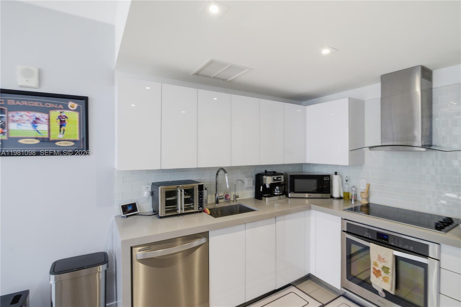 1600 NE 1st Ave #1610 Miami, FL 33132