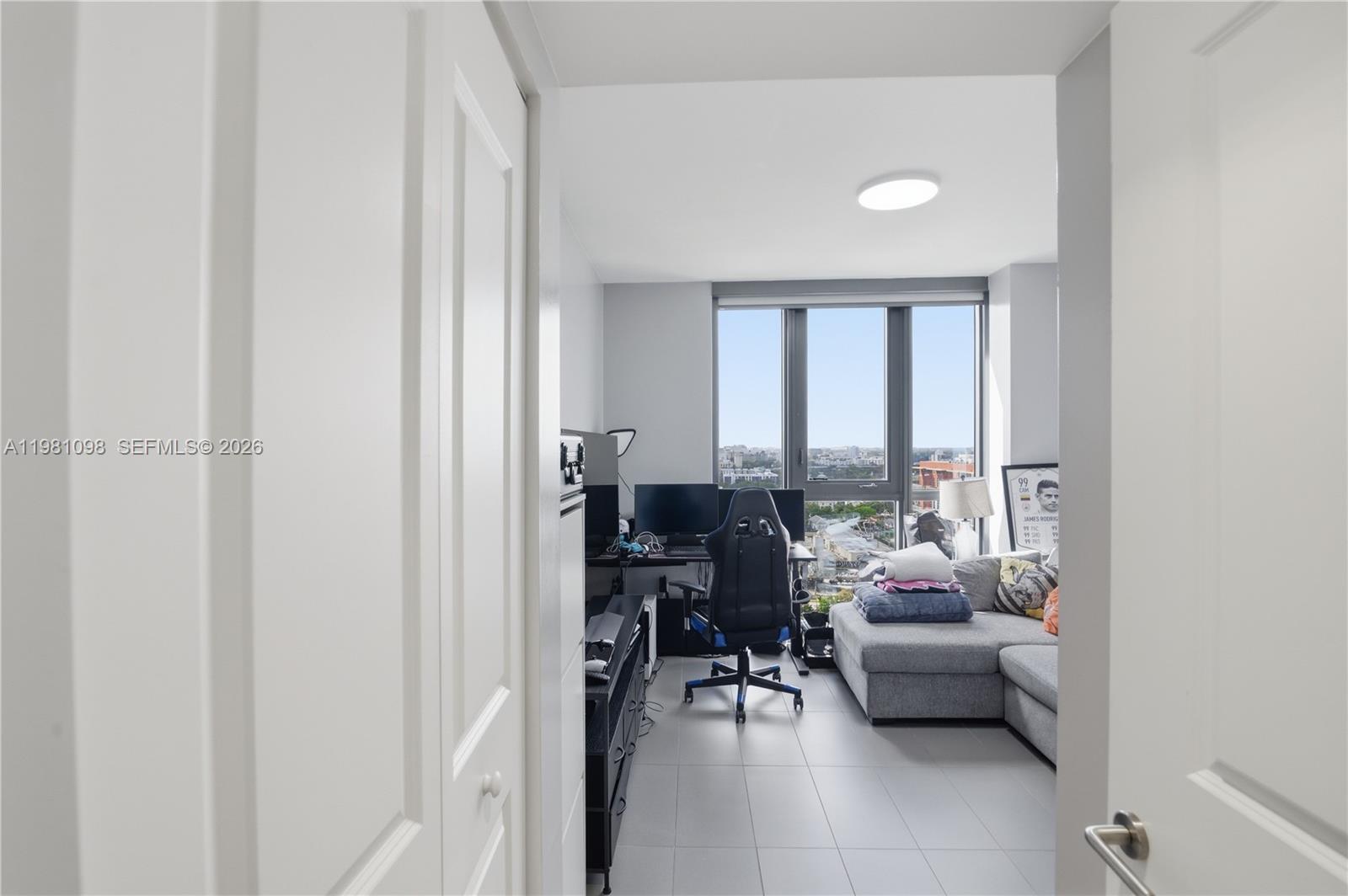 1600 NE 1st Ave #1610 Miami, FL 33132