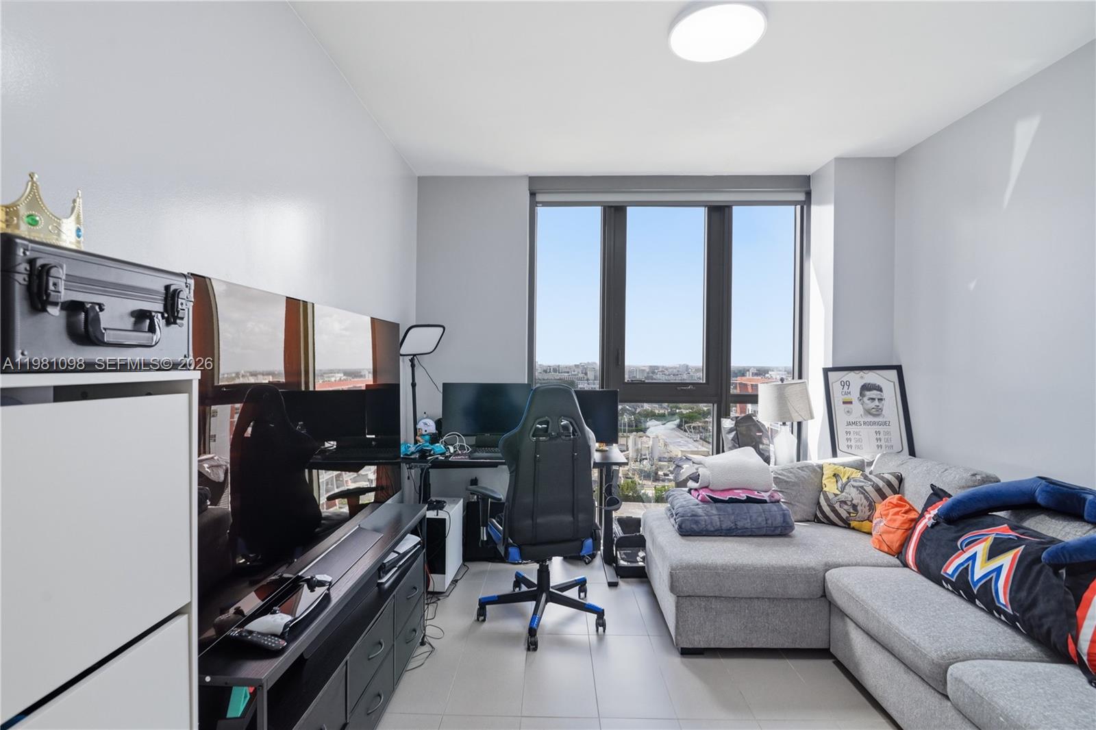 1600 NE 1st Ave #1610 Miami, FL 33132