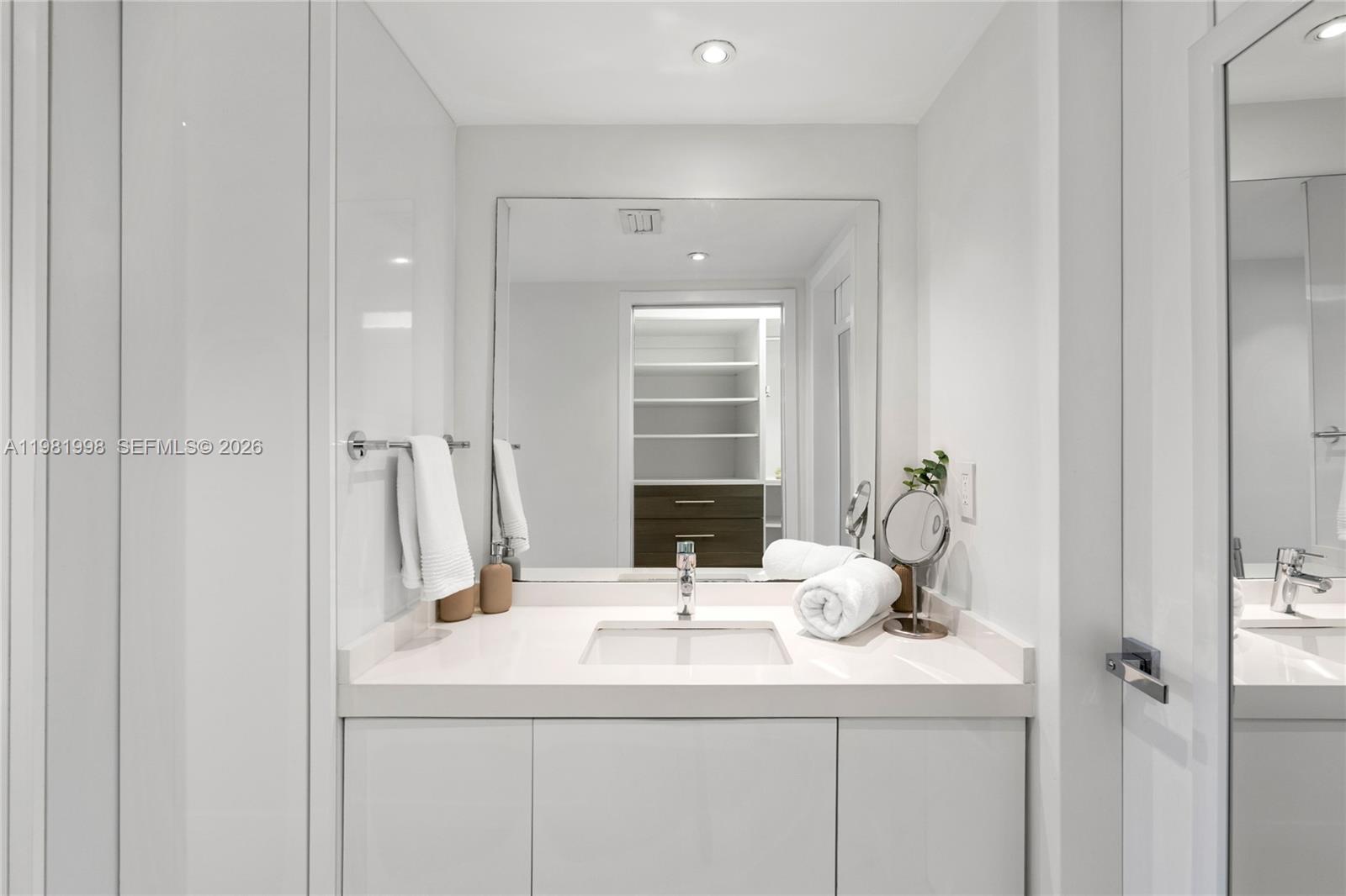 image Commodore Club East9