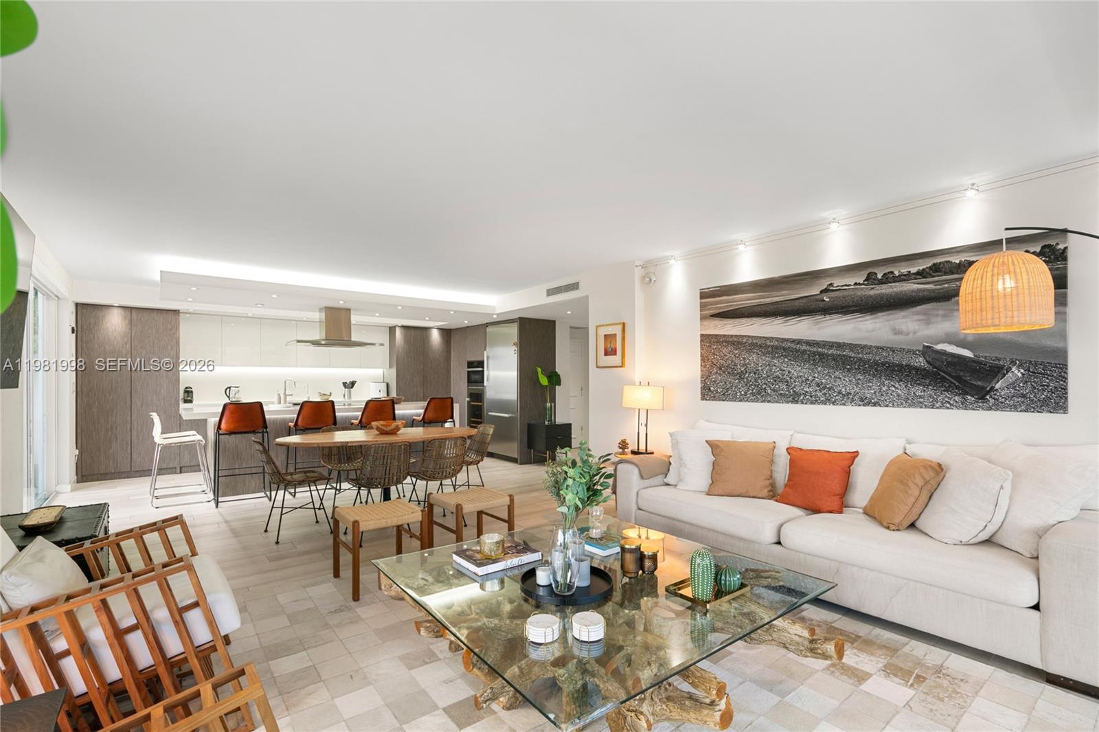 image Commodore Club East27