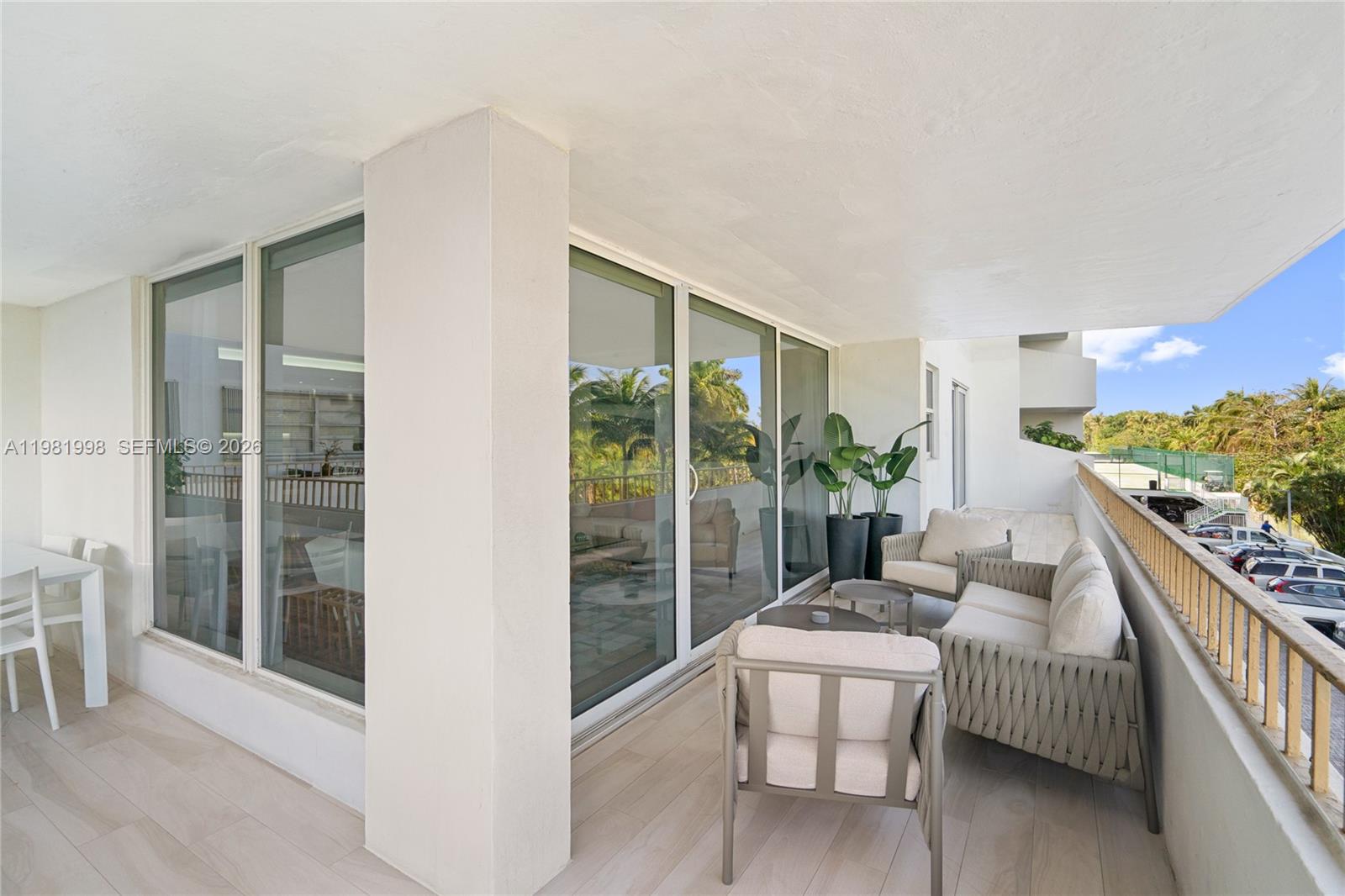 image Commodore Club East34