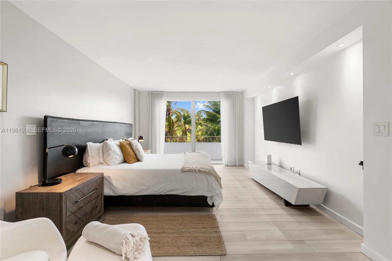 image Commodore Club East7