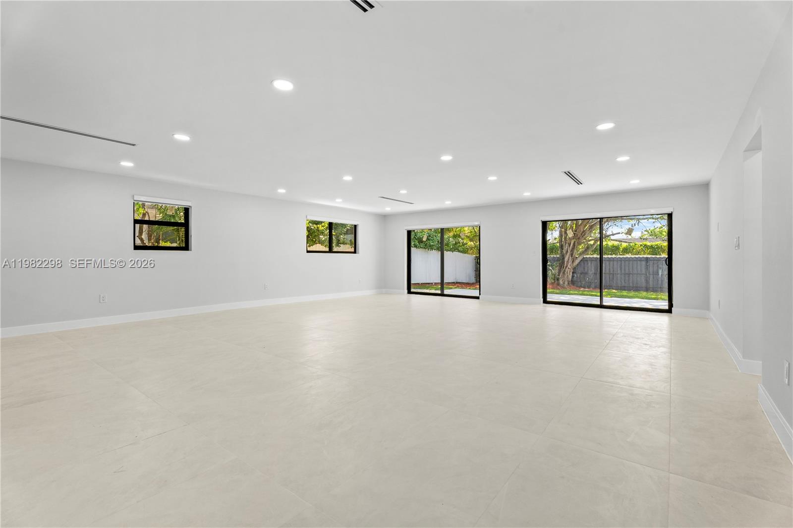 11660 Canal Dr North Miami, FL 33181