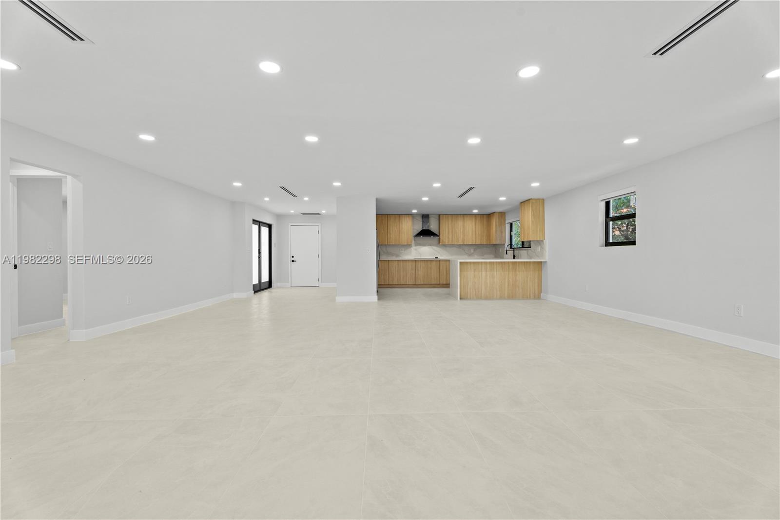 11660 Canal Dr North Miami, FL 33181