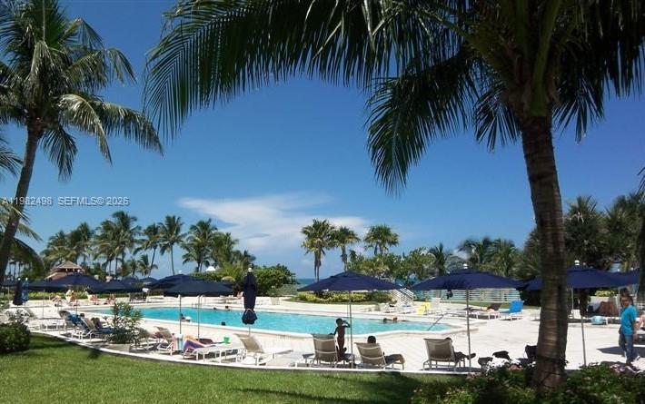 5161 Collins Ave #1004 Miami Beach, FL 33140