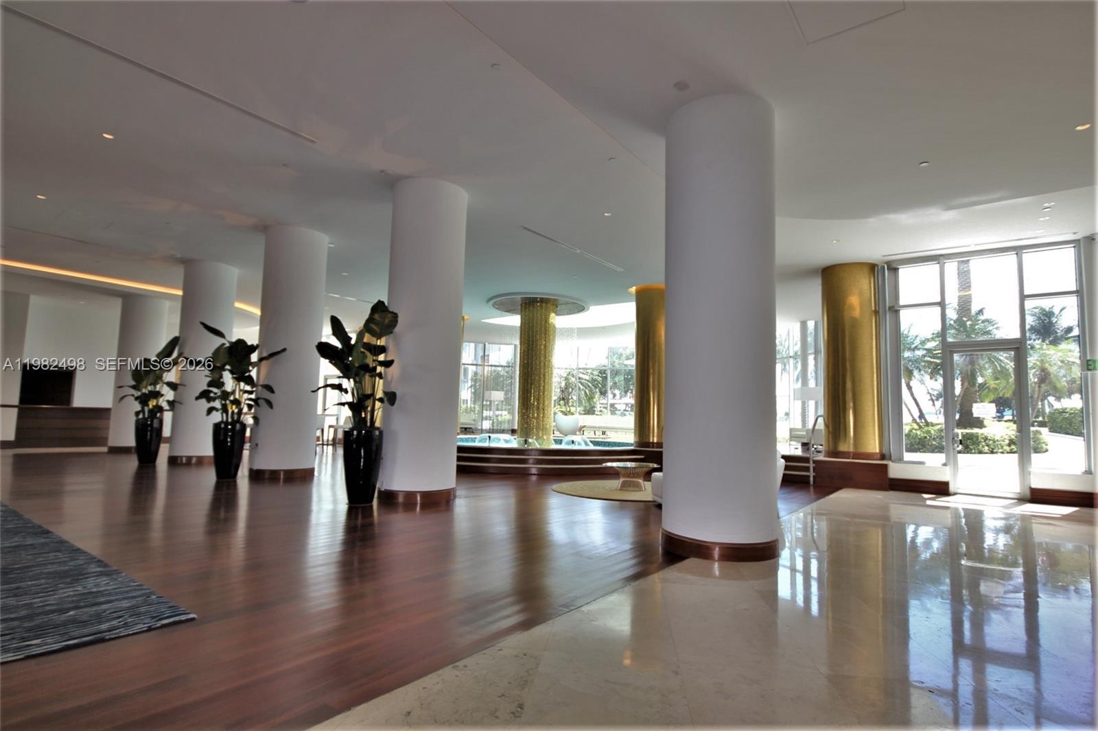 5161 Collins Ave #1004 Miami Beach, FL 33140