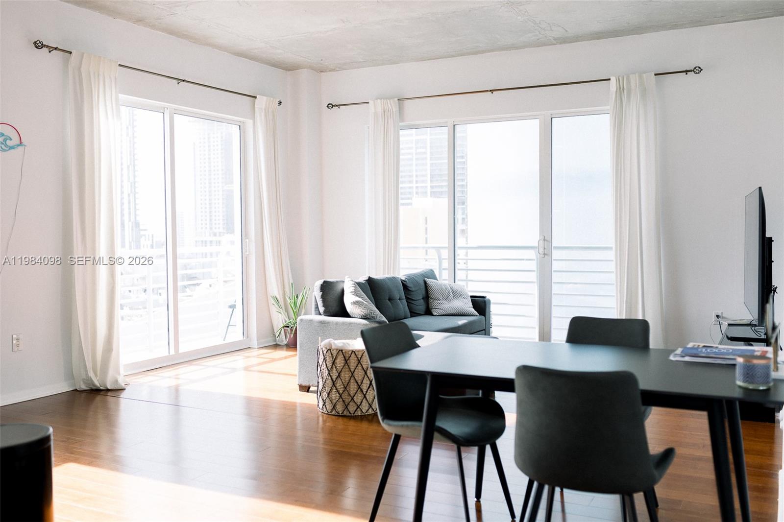 image Loft Downtown I12