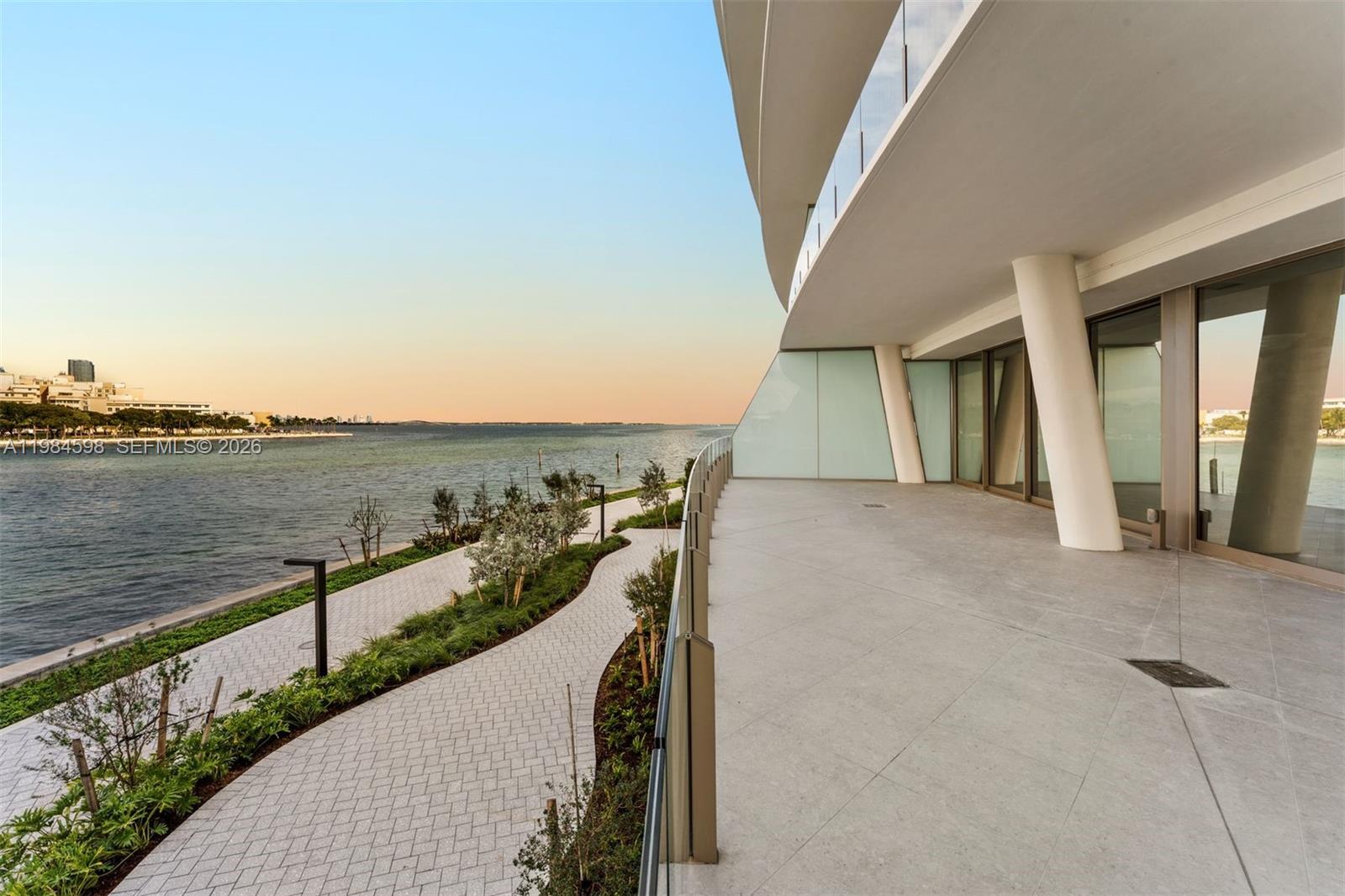 5 Grove Isle Dr #L204 Coconut Grove, FL 33133