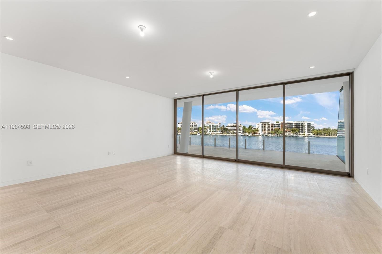 5 Grove Isle Dr #L204 Coconut Grove, FL 33133