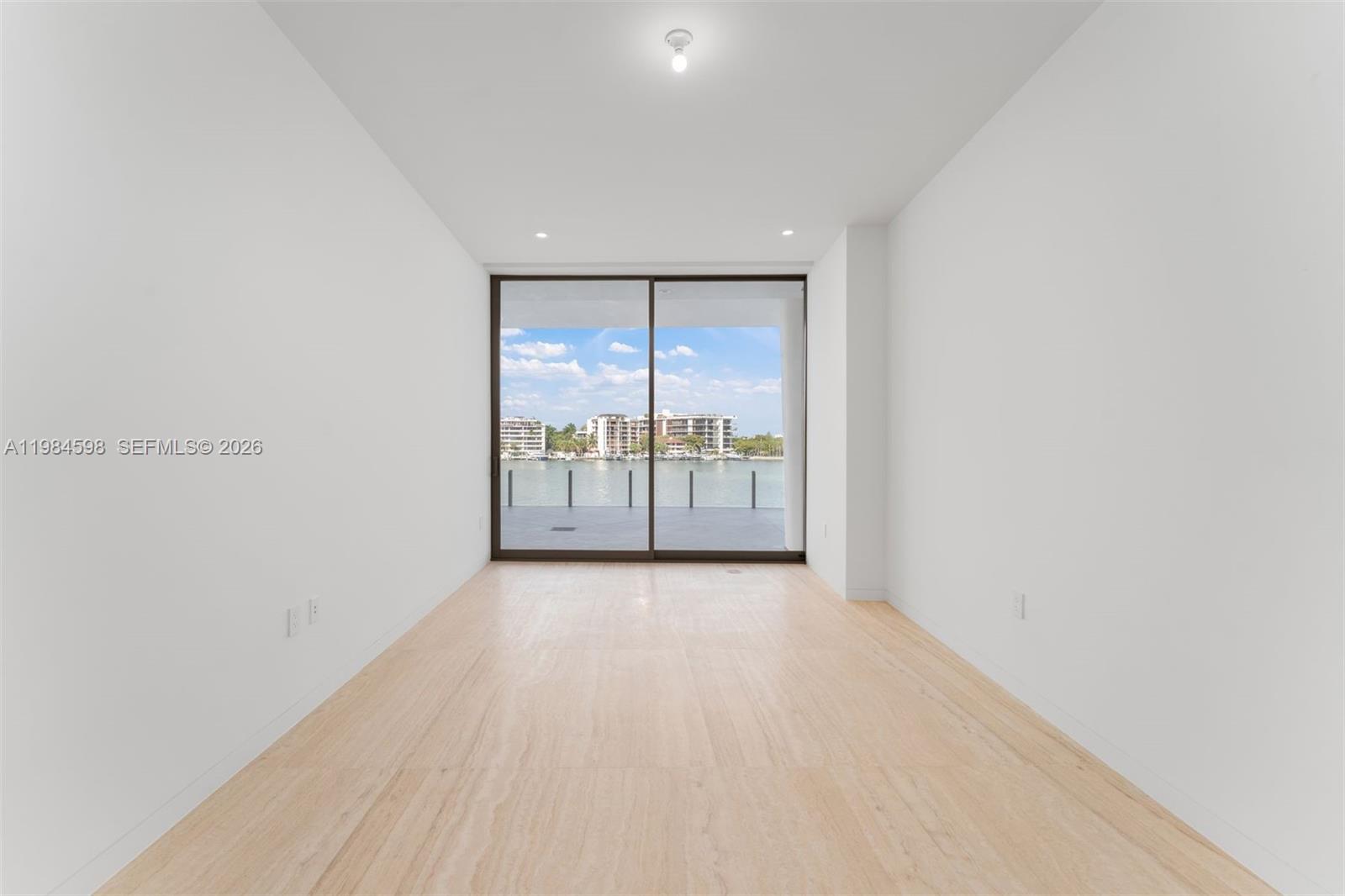 5 Grove Isle Dr #L204 Coconut Grove, FL 33133