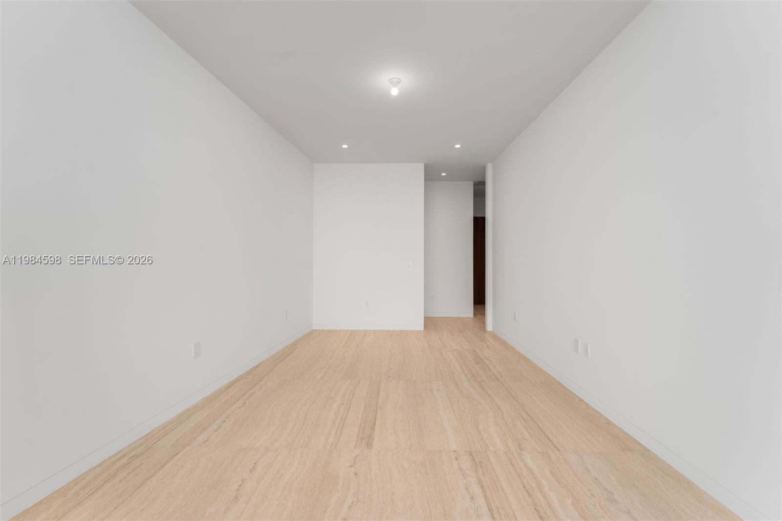 5 Grove Isle Dr #L204 Coconut Grove, FL 33133