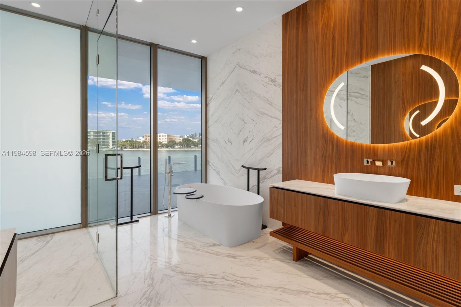 5 Grove Isle Dr #L204 Coconut Grove, FL 33133