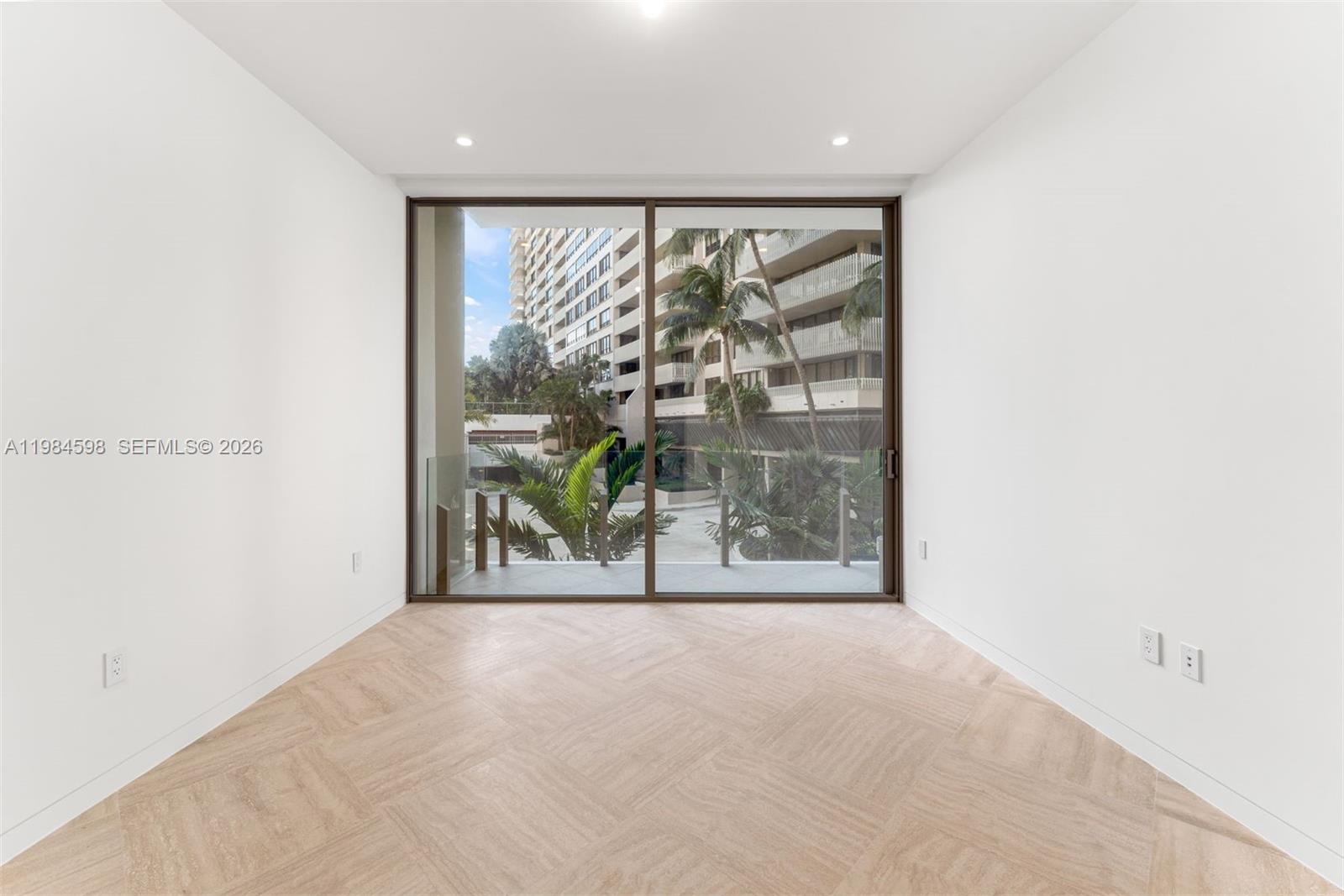 5 Grove Isle Dr #L204 Coconut Grove, FL 33133