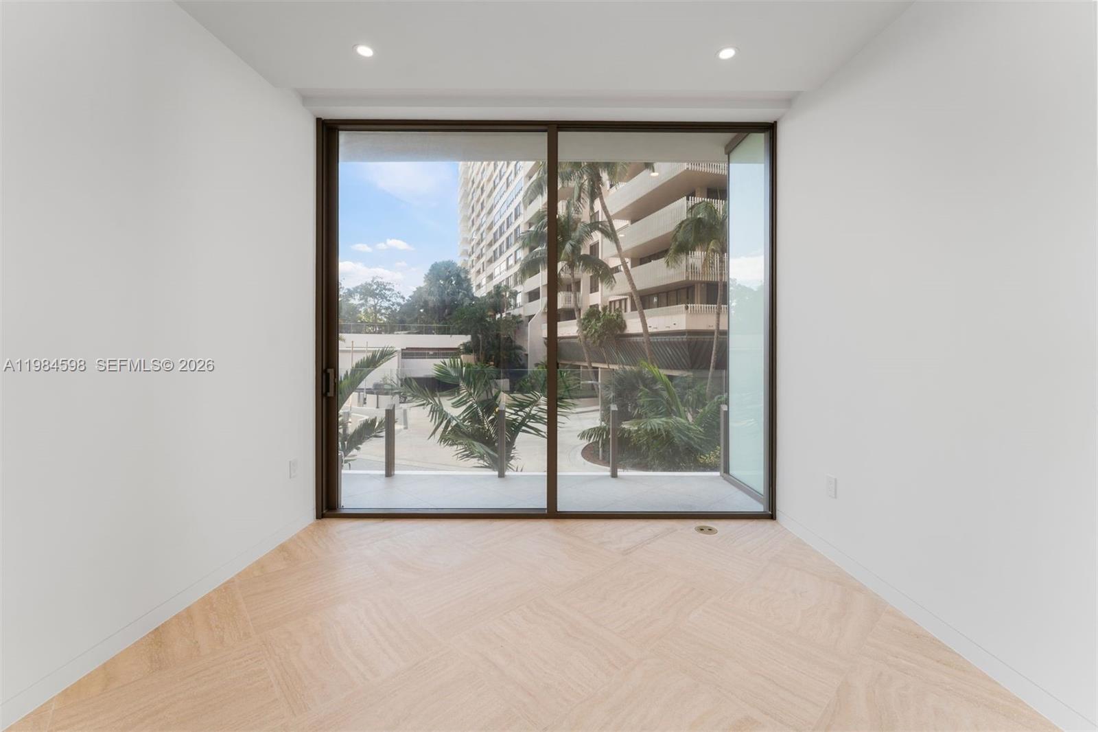 5 Grove Isle Dr #L204 Coconut Grove, FL 33133