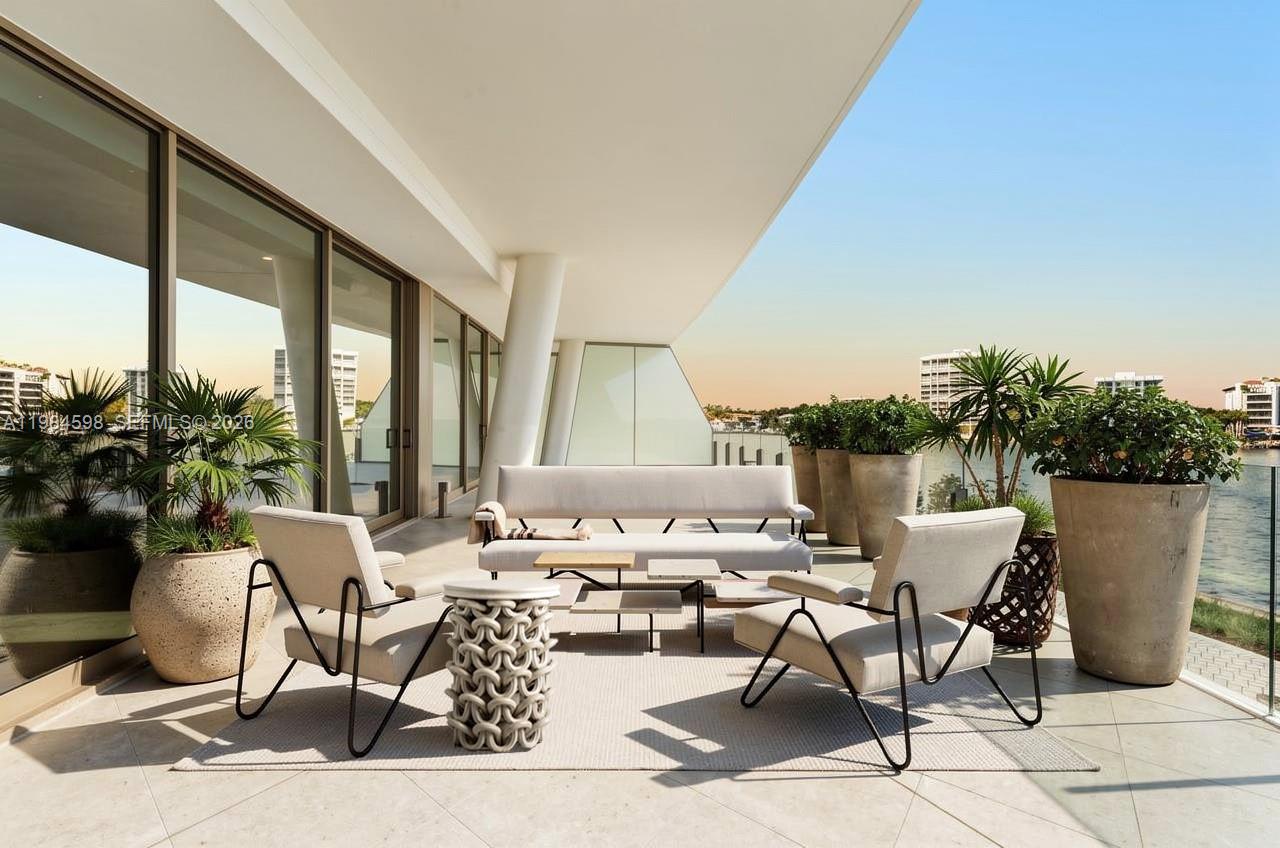 5 Grove Isle Dr #L204 Coconut Grove, FL 33133